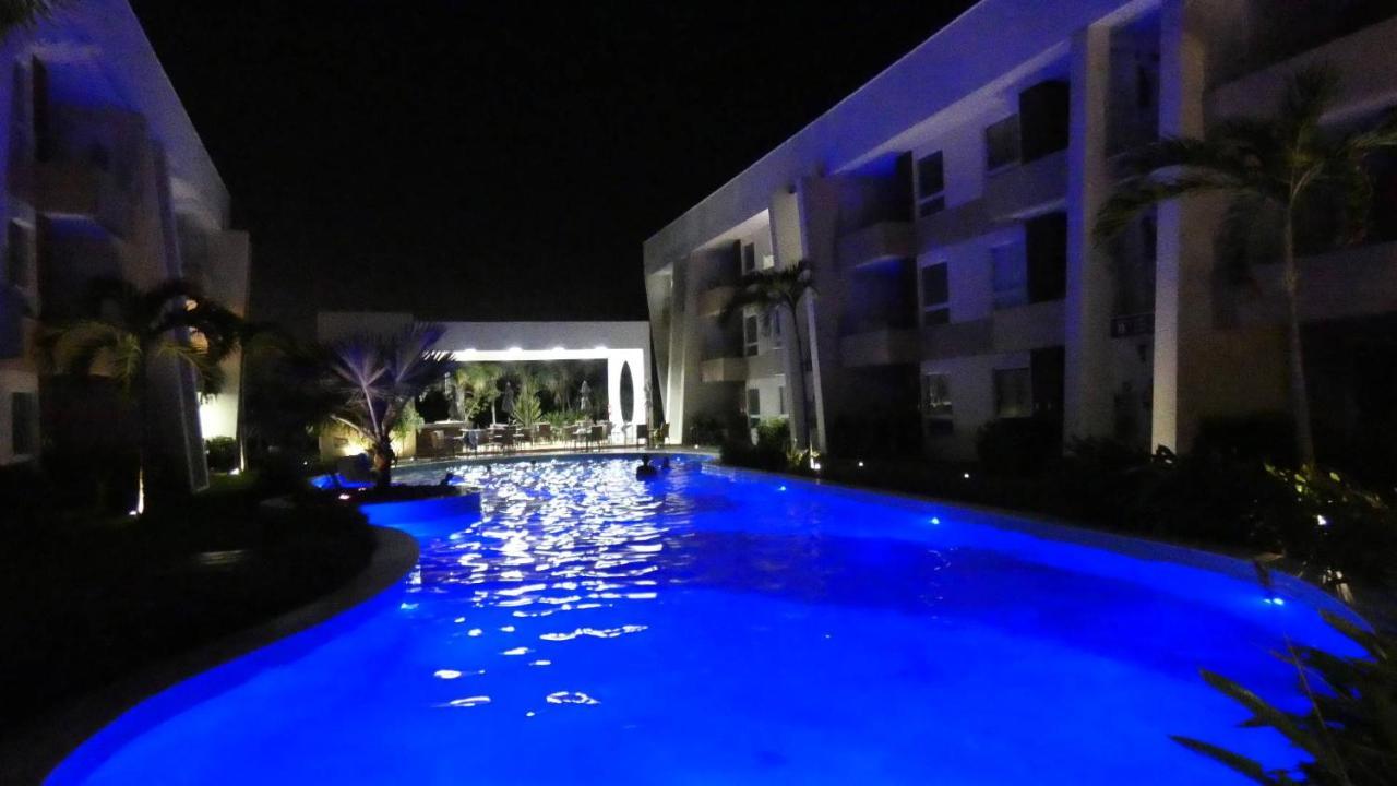 Apto Guarajuba Praia Condominio Porto Smeralda-100 Metros Da Praia Екстериор снимка
